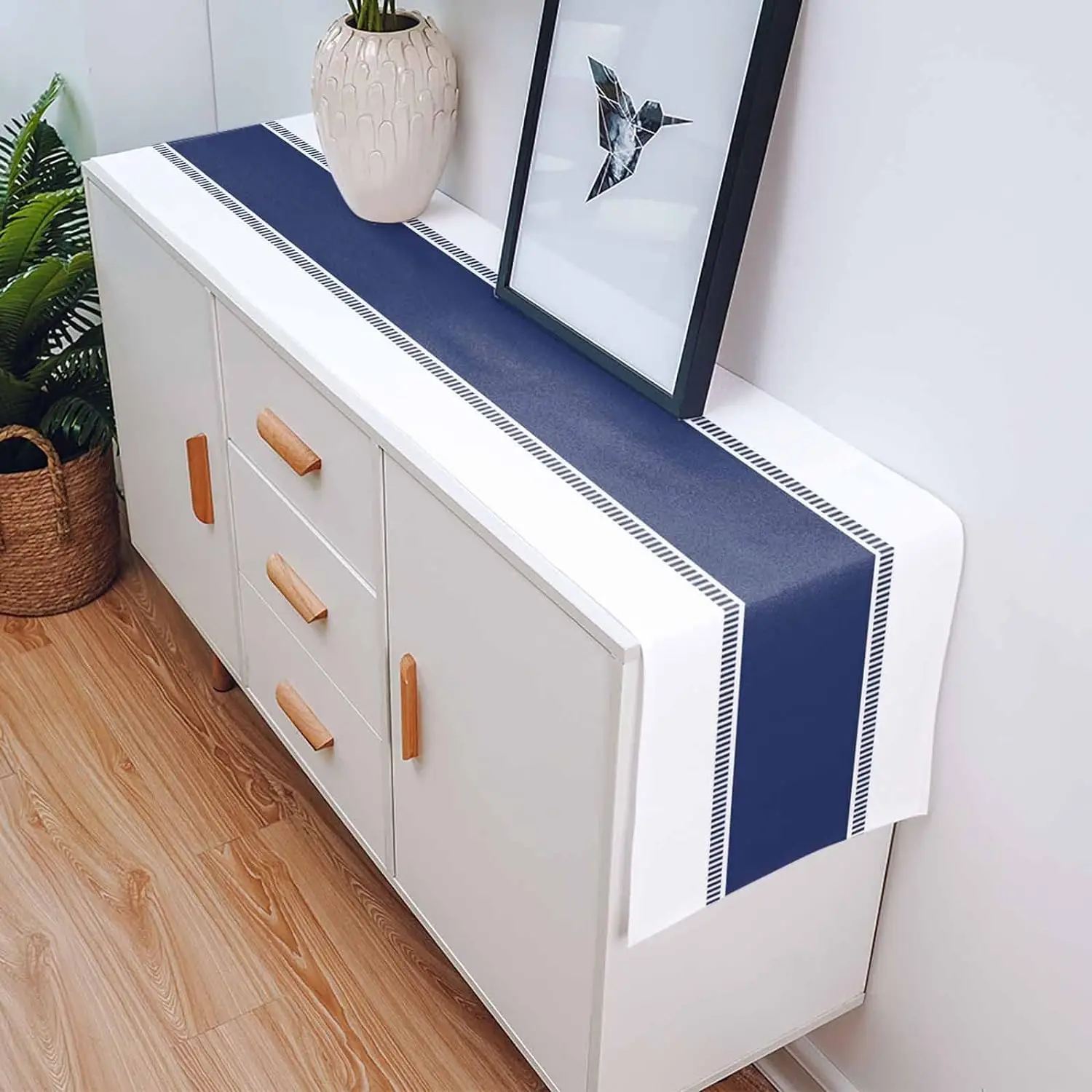 Navy Blue Stripes Linen Table  - Christmas Table Runner recension och pris